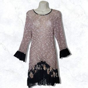 Jody California Mauve Floral Lace Bell Sleeve Ruffle Trim Sheer Tunic Dr…